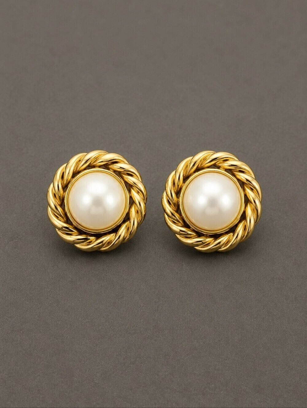 VTG Estate Pearlesque Rope Rim Bridal Formal Old Hollywood Clip-on Earrings